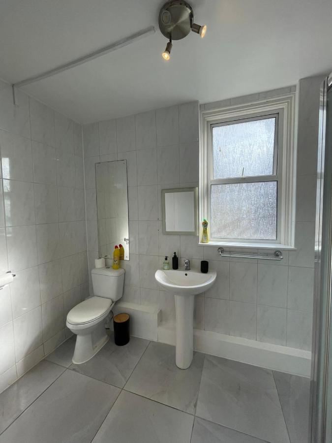 Amazing 3 Bedroom Flat Minutes From Tower Bridge Londen Buitenkant foto